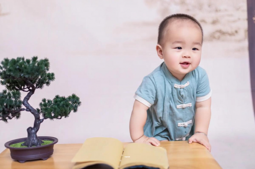 张家口宝宝爱吐奶是什么原因